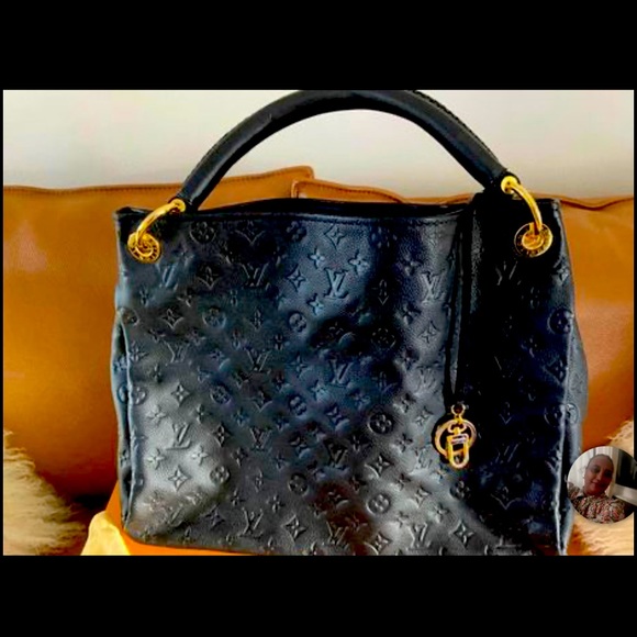 Authentic Louis Vuitton Artsy Navy Monogram (Rare) - Picture 7 of 10